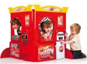 Garajul Cars cu 2 Fete