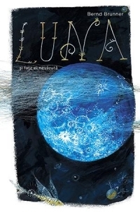 Luna si fata ei nevazuta