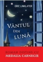 Vantul din luna Roman distins